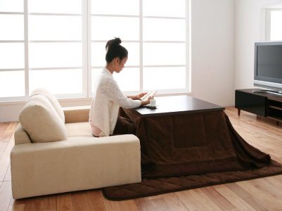 ホワイトのローソファ、二人暮らしに一番人気