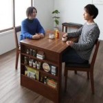 狭くてもお友達を呼びたい二人にぴったり。エクステンションのダイニングセット