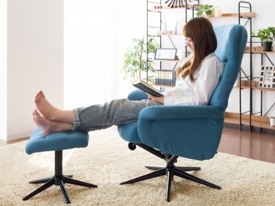 読書好きのための椅子、さわやかな青