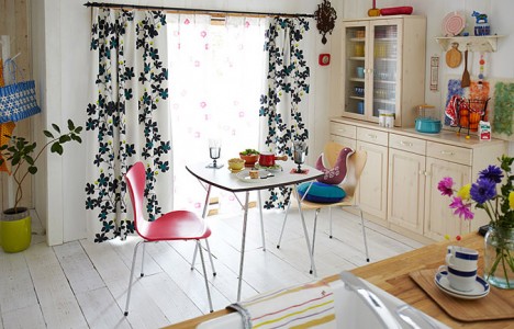 ポップな北欧ダイニングコーディネート